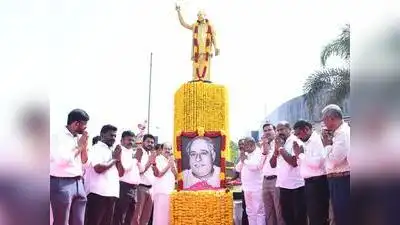 Palaniswami paid tribute at Annadurai’s memorial and urged party cadres to pledge to free