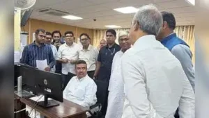 CM Suvendu Adhikari monitors the flood situation from the control room at Jalasampad Bhavan
