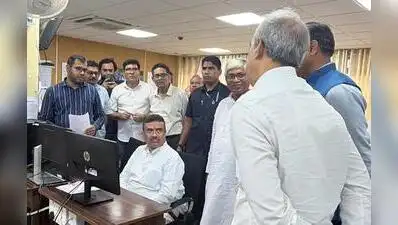 CM Suvendu Adhikari monitors the flood situation from the control room at Jalasampad Bhavan