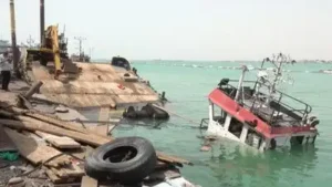 Clashes have also continued towards Hodeida, another key Red Sea port controlled by the Houthis