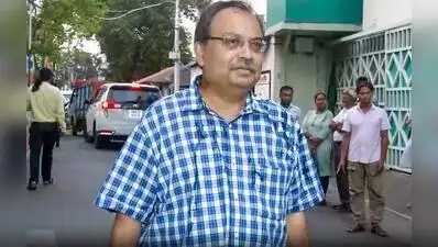 Kunal said, “Why is Kakoli, who was seen accepting a bribe on camera, still outside?