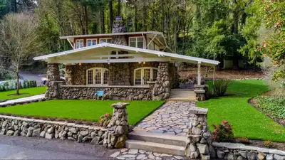 McCulloch bought the property for $610,000, stopping the planned division of the land