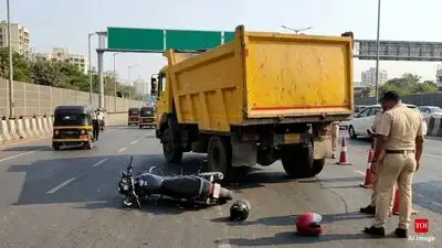 18-year-old college student killed as bike comes into contact with dumper on Mumbai highway