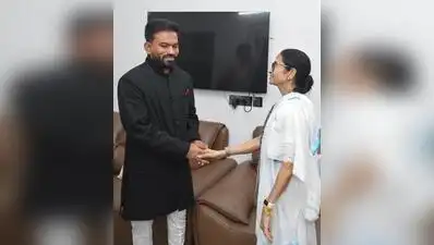 Cockroach Janta Party (CJP) founder Abhijit Dipke calls on Trinamool Congress chief Mamata