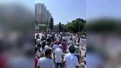 Bengalureans mark Gandhi Jayanti with protests over civic concerns