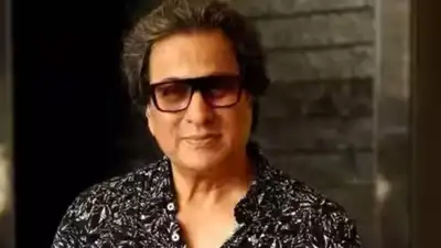 Veteran ghazal singer Talat Aziz, his wife and two sons were among five persons hospitalised