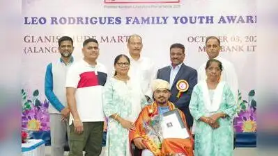 Poet and short-story writer Glanish Martis of Alangar conferred with the Leo Rodrigues Family