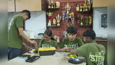CFAL students with their combat robots ahead of the Battle of Robots 2026 qualifiers in Moscow