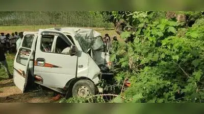 Four members of a family, including a one-year-old girl, and their driver were killed