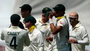 Pat Cummins picked up three wickets as Australia built a 139-run lead over South Africa