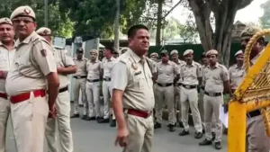 Delhi tightens security ahead of CEC protest as 20,000 cops deploy and liquor shops shut