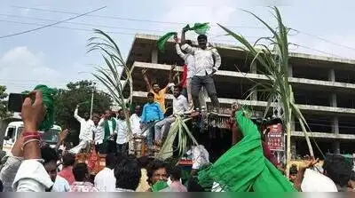 Can growers escalate stir, choke Jewargi Road with tractors