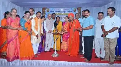 Siddharama Swamiji of Tontadarya Math, Gadag, inaugurated the 99th edition of the five-day