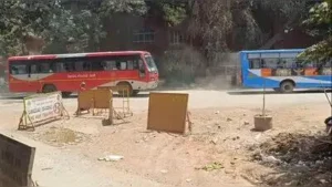 With dry conditions prevailing, dust levels have risen across several parts of Hubballi