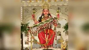 Mangaluru: Behind the beautiful confronts and expressive eyes of Goddess Sharada idols