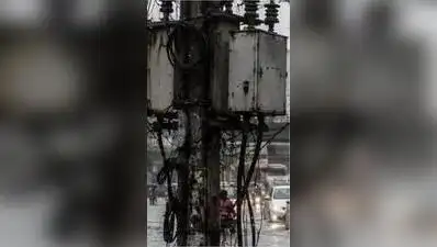 Kanpur: A 48-year-old contract lineman died after coming into contact with a high-tension line