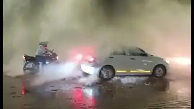 Rough seas on the North Chennai coast kicked up giant waves onto the Ennore Expressway throwing