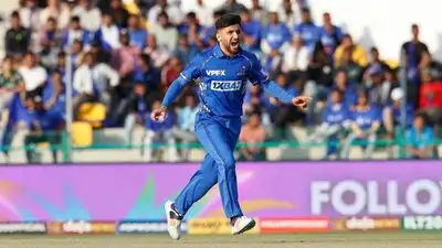 Afghanistan pacer Fazalhaq Farooqi became the most expensive player in International League T20