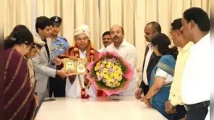Dasara invitation Mysuru district in-charge minister Yathindra Siddaramaiah on Thursday invited