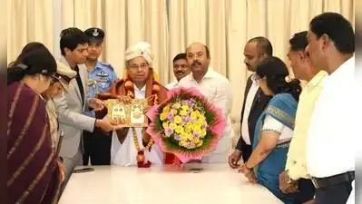 Dasara invitation Mysuru district in-charge minister Yathindra Siddaramaiah on Thursday invited