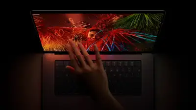 the illuminated Apple logo returns to the MacBook Pro for the first: The wider industry impact