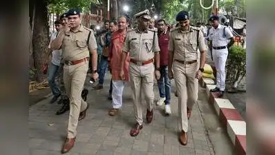 Kolkata: Cops on Tuesday started their final round of pre-Durga Puja inspection, focusing