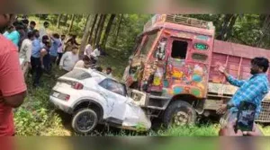 CRPF jawan dead, 5 hurt as truck rams 2 vehicles