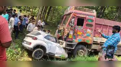 CRPF jawan dead, 5 hurt as truck rams 2 vehicles