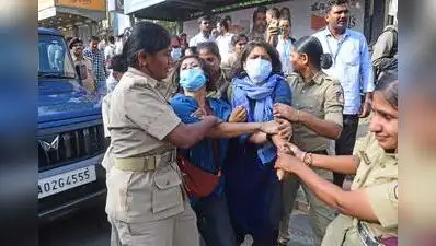 Cops detain anti-SIR protesters, assault journalists