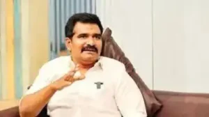 EPS lost moral right to enter AIADMK hq: Nirmal Kumar