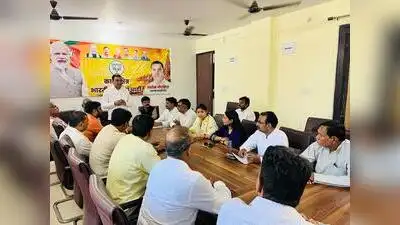 Addressing Monday’s meeting, Varanasi in charge and MLC Arun Pathak said that CM Yogi would