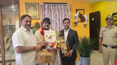 Mandya : Renowned Kannada film actor and director V Ravichandran has been invited to inaugurate