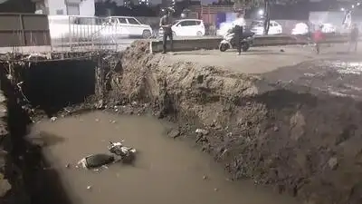 Nashik : A 61-year-old man died after his two-wheeler plunged into a deep pit dug for a box
