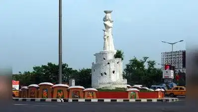 The Parama statue once stood on an traffic island near Science City