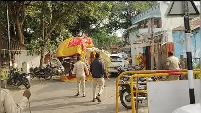Elephant Somanna ran amock and damaged a SUV at Shivamogga Dasara Wednesday