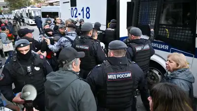 Moscow police detain people at 'Kremlin-friendly' Communist Party rally over 'political freedom'