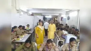 Lions Club serves meals to 2,090 police, on-duty personnel on Ganesh Visarjan day