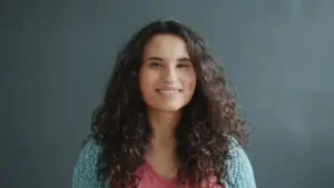 Fine hair that tends to become flat or lose volume easily generally does better