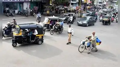 A traffic police regularalising traffic in Nashik city