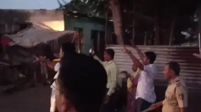 Acting on a tip-off received on Thursday, a team from Dhule Taluka police station reached