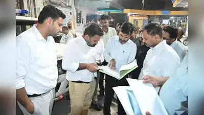 Tanwar, municipal commissioner Arpit Upadhyay and chief development officer Abhinav Jain