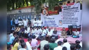 Participation swells to over a thousand protesters CJP founder Abhijeet Dipke joins the MPSC