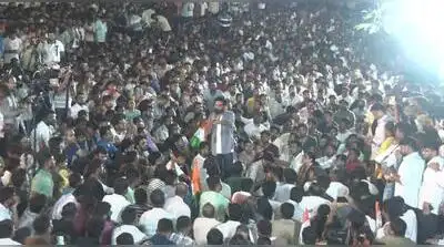Participation swells to over a thousand protesters CJP founder Abhijeet Dipke joins the MPSC
