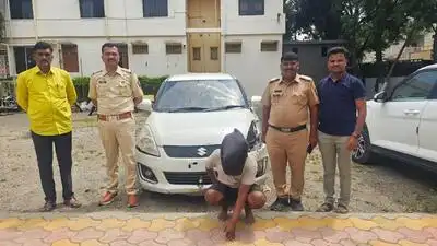 A car-borne gang allegedly specialising in goat thefts crashed the getaway vehicle into an SUV