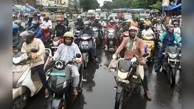 “But once the taxi hit central Kolkata, we were caught in a complete gridlock due