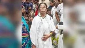 'Why leeway to rebels for submitting response,' Mamata asks in letter to EC