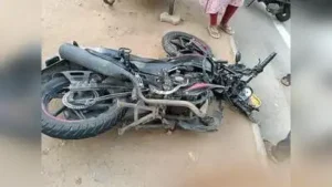 Nashik : Two-wheeler riders continue to use the Mumbai-Agra highway’s elevated corridor despite