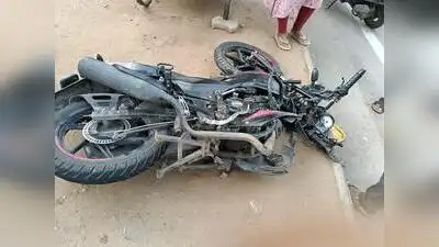 Nashik : Two-wheeler riders continue to use the Mumbai-Agra highway’s elevated corridor despite