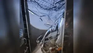 As the false ceiling plaster of one bedroom had collapsed when Gupta, his wife Khushbu (25)
