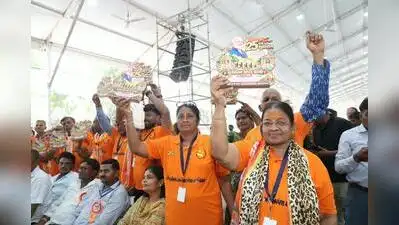 But yesterday we saw another leader, who calls himself a youth, barge into Akashvani and just